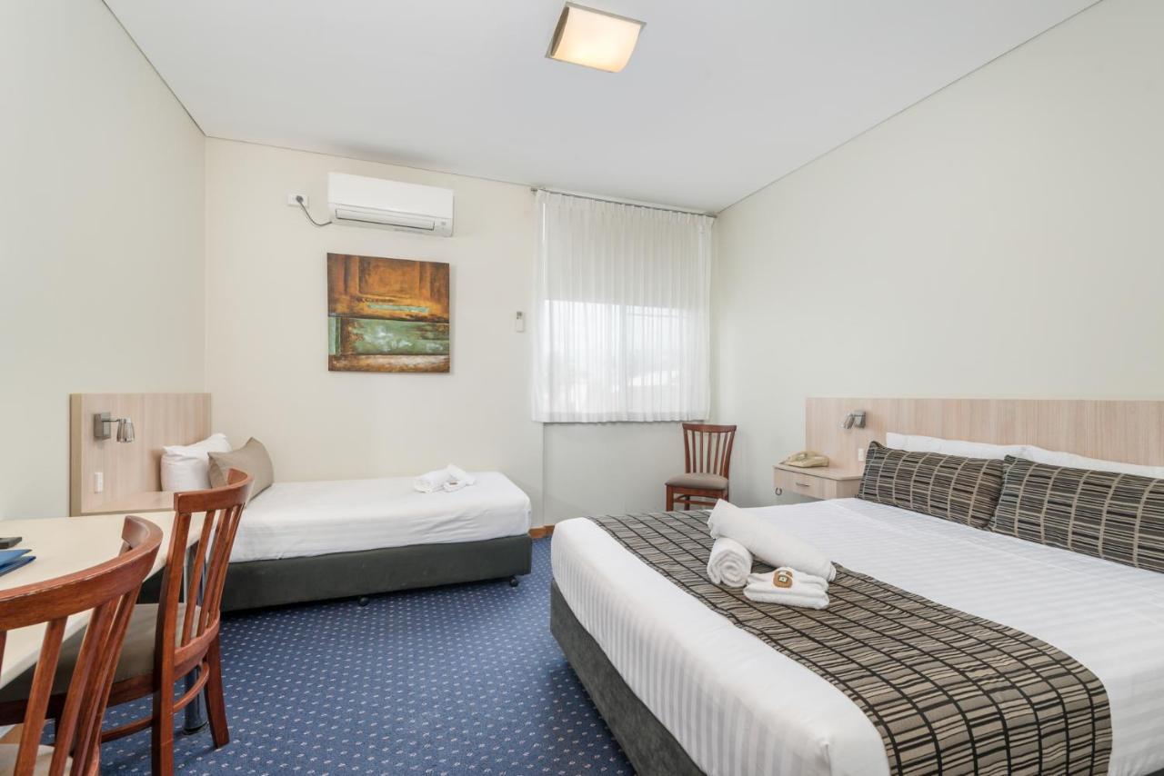Tudor Inn Newcastle Zewnętrze zdjęcie
